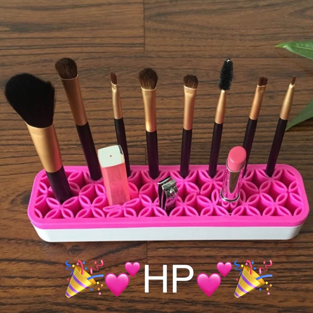 ✅2/$24 2HP NWT Portable Silicone Makeup Brush Holder Cosmetic Organizer (PINK)